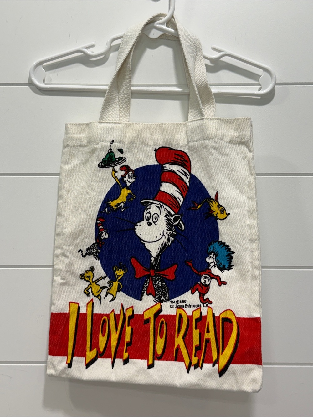 Vintage Dr. Seuss 'I Love To Read' Canvas Tote - White with Red & Blue